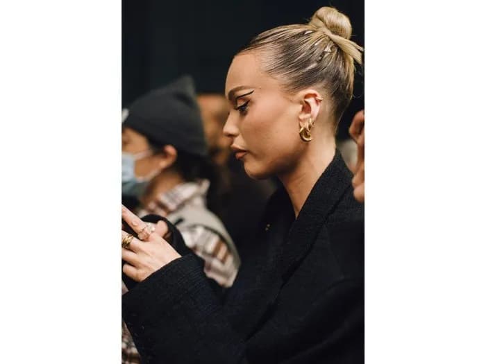 Jak ściągnąć kolczyk helix bez bólu i komplikacji? Sprawdź! Jak ściągnąć kolczyk helix bez bólu i komplikacji? Sprawdź!