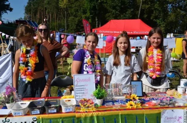 Czy dzieci mogą sprzedawać bransoletki? Poznaj ważne przepisy i zasady Czy dzieci mogą sprzedawać bransoletki? Poznaj ważne przepisy i zasady
