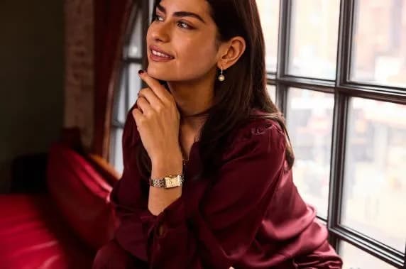 Zegarek damski Bulova z diamentami – elegancja i luksus w jednym Zegarek damski Bulova z diamentami – elegancja i luksus w jednym